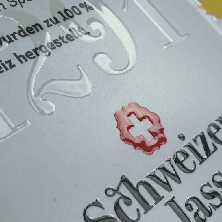 Kartonverpackung mit partiellem UV-Lack